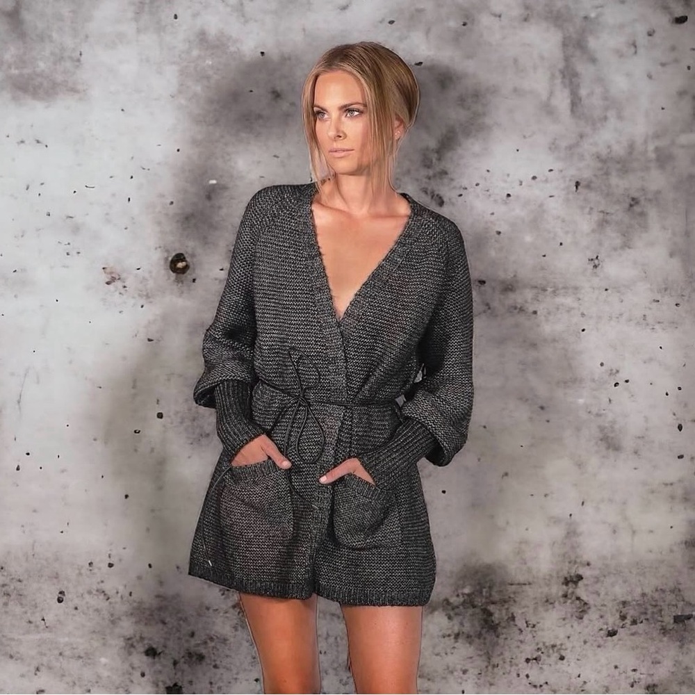 Elina Casell Grey Knit Oversized Balloon Sleeve Open Front Pockets Cozy Cardigan